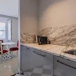 Stylish 1bdr In Bairro Alto By Lovelystay Апартаменти *