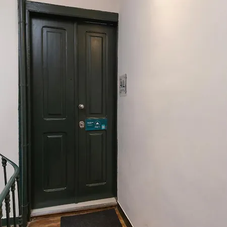 Stylish 1bdr In Bairro Alto By Lovelystay
